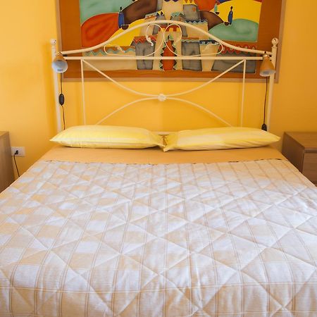 Al Centro E Meglio B&B Naples Luaran gambar